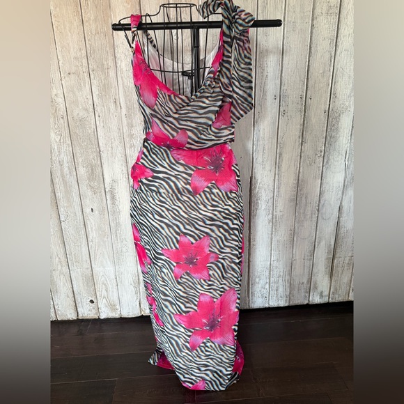 Fashion Nova Vibrant Pink Floral Zebra 2 Piece Set - Picture 2 of 11